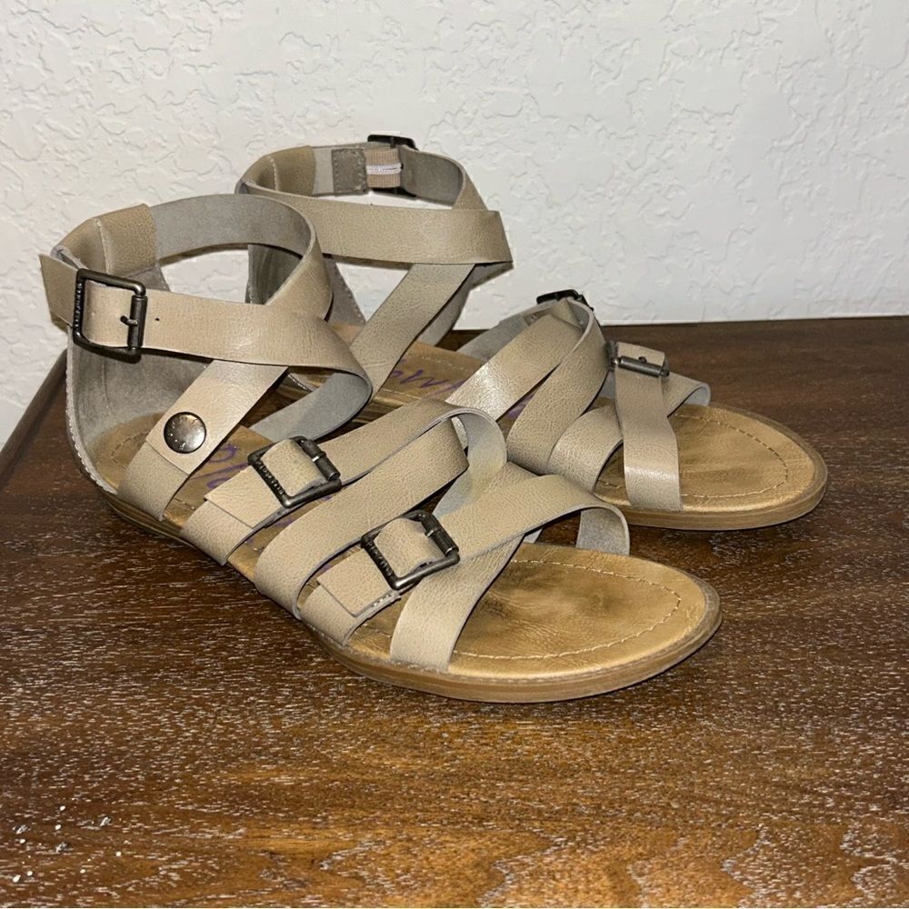 Blowfish Gladiator Buckle Snap Strap Sandal Shoes